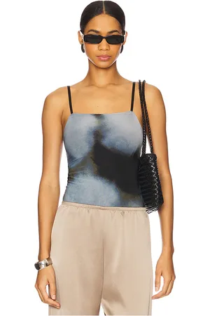 REVOLVE SAMSOE SAMSOE Samsoe samsoe body en color gris talla L en - Grey. Talla L (también en M, S, XL, XS).