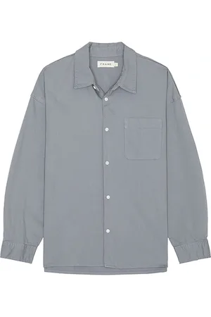 REVOLVE FRAME Frame camisa denim relaxed en color roca talla M en - Slate. Talla M (también en S, XL/1X).