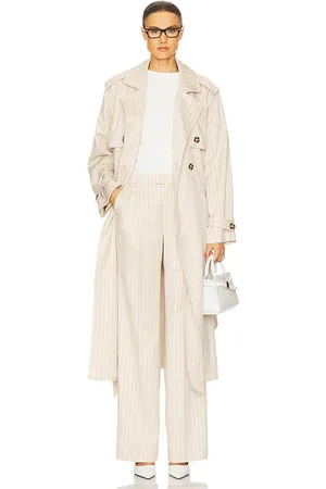 REVOLVE Favorite Daughter Favorite daughter trenca charles en color beige talla L en - Beige. Talla L (también en M, S).