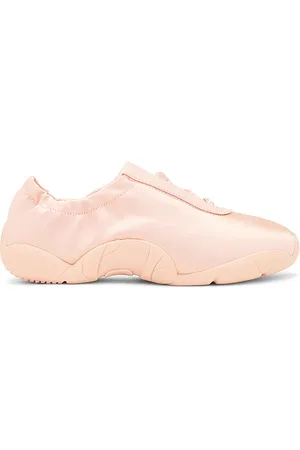REVOLVE JW PEI Jw pei zapatillas de bailarina flavia en color talla 6 en - Pink. Talla 6 (también en 6.5, 8.5).