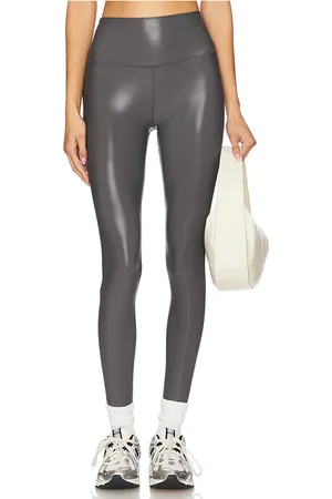 REVOLVE Spiritual Gangster Spiritual gangster lotus high gloss 7/8 legging en color gris talla L en - Grey. Talla L (también en M, S, XS).