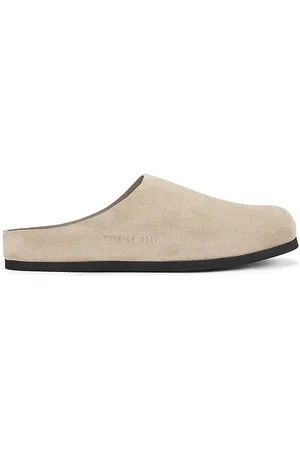 REVOLVE Common Projects Common projects zueco en color crema talla 41 en - Cream. Talla 41 (también en 42, 43).