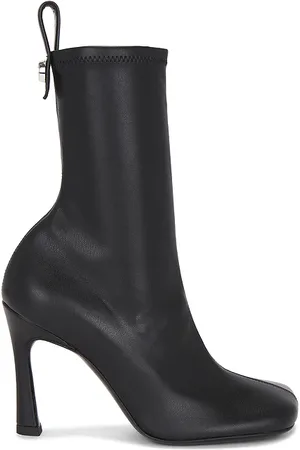 REVOLVE THE ATTICO The attico bota en color talla 37 en - Black. Talla 37 (también en 37.5, 38, 38.5, 39, 41).
