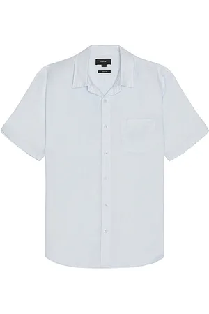 REVOLVE Vince Vince camisa manga corta en color bebe azul talla L en - Baby Blue. Talla L (también en M, S).