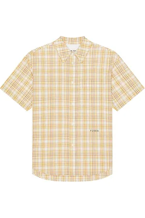 REVOLVE After Pray After pray camisa manga corta madras check en color talla L en - Yellow. Talla L (también en M, S, XL/1X).