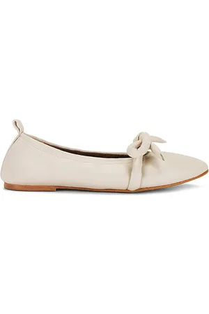 REVOLVE Flattered Flattered zapatillas de ballet en color talla 36 en - Cream. Talla 36 (también en 37, 38).