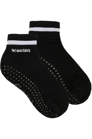 REVOLVE Souls. Souls. calcetin no bad days en color talla M-L en - Black. Talla M-L (también en S-M).