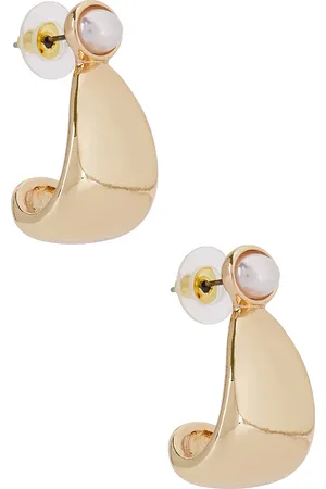 REVOLVE 8 Other Reasons 8 other reasons pendientes largos campbell en color oro metálico talla all en - Metallic Gold. Talla all.