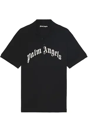 REVOLVE Palm Angels Palm angels curved logo short sleeve polo en color talla L en - Black. Talla L (también en M, S, XL/1X).