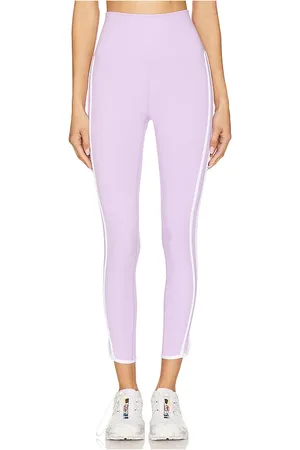 REVOLVE BEACH RIOT Beach riot nella legging en color lavanda talla L en - Lavender. Talla L (también en M, S, XL, XS).
