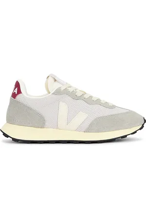 REVOLVE Veja Veja zapatilla deportiva rio branco ii en color gris talla 36 en - Grey. Talla 36 (también en 37, 38, 39, 40, 41).