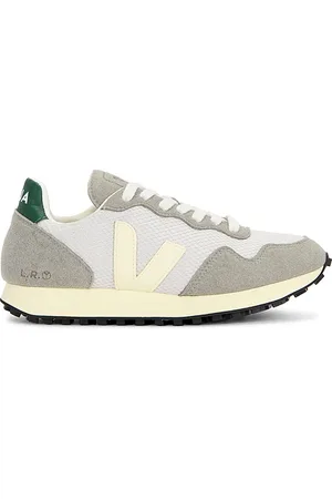 REVOLVE Veja Veja zapatilla deportiva sdu rec en color gris talla 36 en - Grey. Talla 36 (también en 37, 38, 39, 40, 41).