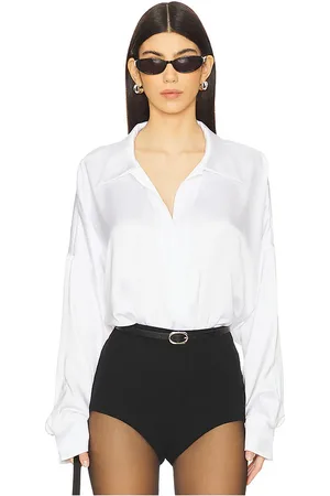 REVOLVE Norma Kamali Norma kamali body tipo camiseta boyfriend nk oversized en color blanco talla L en - White. Talla L (también en M, S, XL).