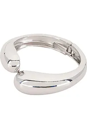REVOLVE Petit moments Petit moments pulsera livorno en color metálico talla all en - Metallic Silver. Talla all.