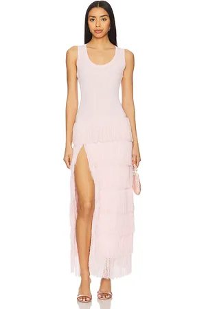 REVOLVE AKNVAS Aknvas vestido de punto con flecos donzetta en color rubor talla L en - Blush. Talla L (también en M, S).