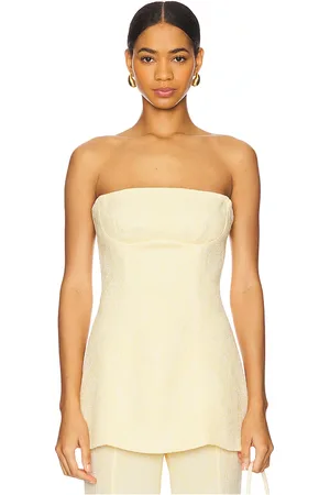 REVOLVE Sabina Musayev Sabina musayev top sin tirantes claro en color amarillo talla M en - Yellow. Talla M (también en S, XS).