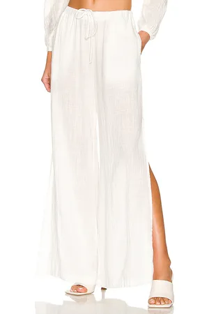 REVOLVE Bella Dahl Bella dahl pantalones de playa con abertura lateral en color talla L en - White. Talla L (también en M).