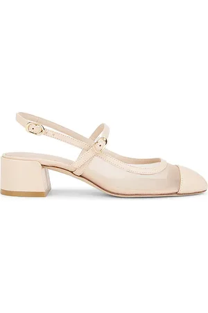 REVOLVE Stuart Weitzman Stuart weitzman mary jane con correa trasera maeve en color beige talla 7 en - Beige. Talla 7 (también en 7.5, 8