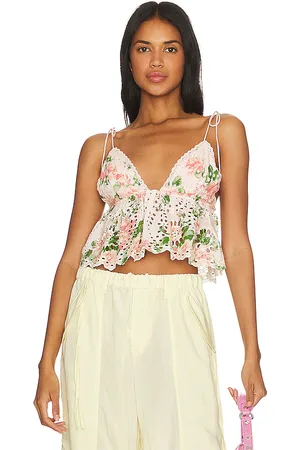 REVOLVE MAJORELLE Majorelle chrishelle crop top en color rosado talla M en - Pink. Talla M (también en L, S, XL, XS).