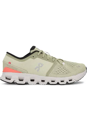 REVOLVE On On zapatillas deportivas cloud x 4 en color verde salvia talla 10 en - Sage. Talla 10 (también en 10.5, 11, 11.5, 12, 12.5, 13, 7, 8