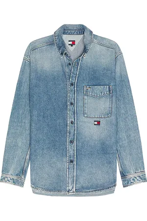 REVOLVE Tommy Jeans Tommy jeans camisa relaxed en color azul talla L en - Blue. Talla L (también en M, S, XL/1X).
