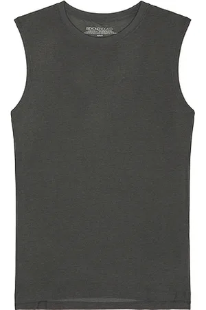 REVOLVE Beyond Yoga Beyond yoga camiseta tirantes en color gris talla L en - Grey. Talla L (también en M).