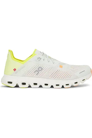 REVOLVE On On zapatillas deportivas cloud 6 en color blanco talla 10 en - White. Talla 10 (también en 10.5, 11, 11.5, 12, 7.5, 8, 8.5, 9, 9.5