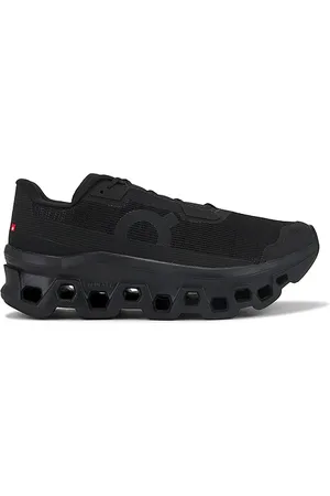 REVOLVE On On zapatillas deportivas cloudmonster en color negro talla 10 en - Black. Talla 10 (también en 10.5, 11, 11.5, 12, 12.5, 13, 7.5, 8
