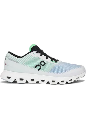 REVOLVE On On zapatillas deportivas cloud 6 en color blanco talla 10 en - White. Talla 10 (también en 10.5, 11, 11.5, 12, 12.5, 13, 7, 7.5