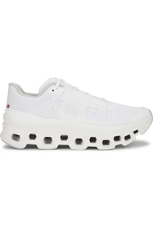 REVOLVE On On zapatillas deportivas cloudmonster en color blanco talla 10 en - White. Talla 10 (también en 10.5, 11, 11.5, 12, 12.5, 13, 7, 7.