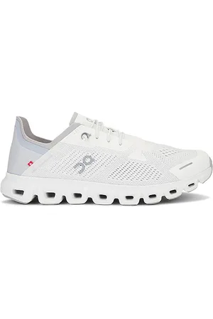 REVOLVE On On zapatillas deportivas cloud 6 en color blanco talla 10 en - White. Talla 10 (también en 10.5, 11, 11.5, 12, 12.5, 13, 7, 7.5, 8