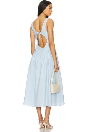 REVOLVE ASTR the Label Astr the label vestido midi dress en color bebe talla L en - Baby Blue. Talla L (también en M, S, XL, XS).
