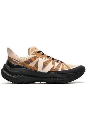 REVOLVE Veja Veja zapatillas deportivas condor en color marrón talla 41 en Areai Cashew & Ouro - Brown. Talla 41 (también en 42, 43, 44, 45).