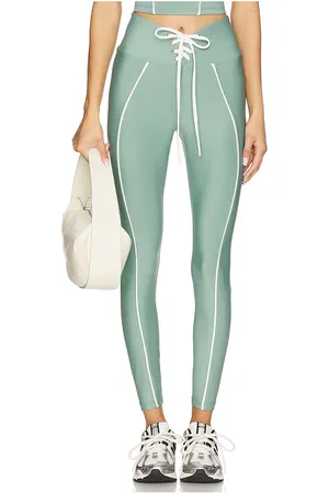 REVOLVE YEAR OF OURS Year of ours field legging en color verde salvia talla L en - Sage. Talla L (también en M, S, XL, XS).
