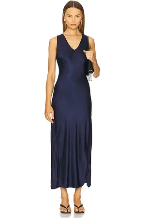 REVOLVE LA Made La made vestido largo sedoso wynn en color azul marino talla L en - Navy. Talla L (también en M, S, XS).