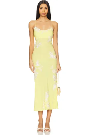 REVOLVE Tyler McGillivary Tyler mcgillivary vestido midi eloise en color talla L en - Yellow. Talla L (también en S, XL/1X).