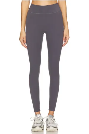 REVOLVE 437 437 the essentials legging en color gris talla L en - Grey. Talla L (también en XL).