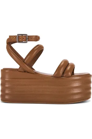 REVOLVE Free People Free people sandalias de plataforma free people iris en color marrón talla 10 en - Brown. Talla 10 (también en 6, 6.5, 7, 7.5, 8