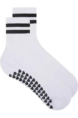 REVOLVE WellBeing + BeingWell Wellbeing + beingwell calcetin striped half crew en color blanco talla all en - White. Talla all.