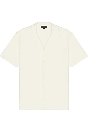 REVOLVE Vince Vince camisa manga corta cabana en color ivory talla L en - Ivory. Talla L (también en M).