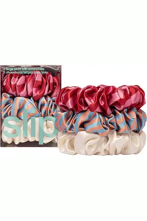 REVOLVE Slip Slip coleteros large scrunchies set en color belleza: na talla all en - Beauty: NA. Talla all.