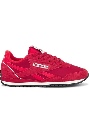 REVOLVE Reebok Reebok zapatilla deportiva en color rojo talla 6 en - Red. Talla 6 (también en 6.5, 7, 7.5, 8.5, 9, 9.5).