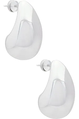 REVOLVE Eliou Eliou pendientes en color plateado metálico talla all en - Metallic Silver. Talla all.