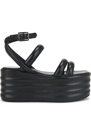 REVOLVE Free People Free people sandalias de plataforma free people iris en color talla 10 en - Black. Talla 10 (también en 11, 6, 6.5, 7, 7.5, 8
