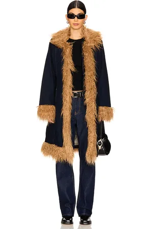 REVOLVE Tyler McGillivary Tyler mcgillivary chaqueta con ribete de piel sintética brandy en color -dark talla S en - -Dark. Talla S (también e