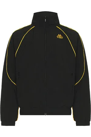 REVOLVE Kappa Kappa chaqueta cremallera 222 banda nucio en color negro talla L en Black Yellow Rich Gold & White - Black. Talla L (también en M, S).