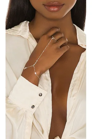 REVOLVE Lili Claspe Lili claspe esclava anais en color oro metálico talla all en - Metallic Gold. Talla all.