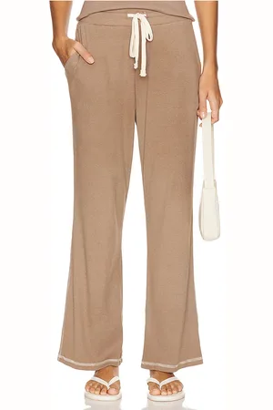 REVOLVE SUNDRY Sundry pantalón acampanado en color talla M en - . Talla M (también en S, XL, XS).