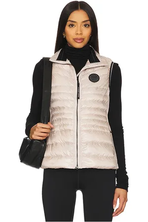 REVOLVE Canada Goose Canada goose chaleco plumífero en color neutral metálico talla L en - Metallic Neutral. Talla L (también en M, S, XS).