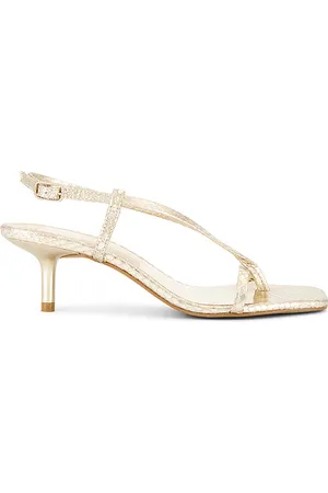 REVOLVE Dolce Vita Dolce vita sandalia laury en color oro metálico talla 6 en - Metallic Gold. Talla 6 (también en 6.5, 7, 7.5, 8, 8.5, 9).